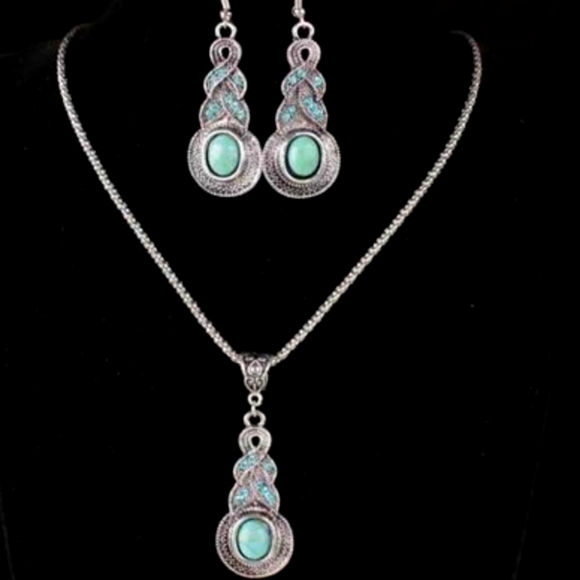 COPY - New turquoise color boho necklace and earrings set - Picture 2 of 3